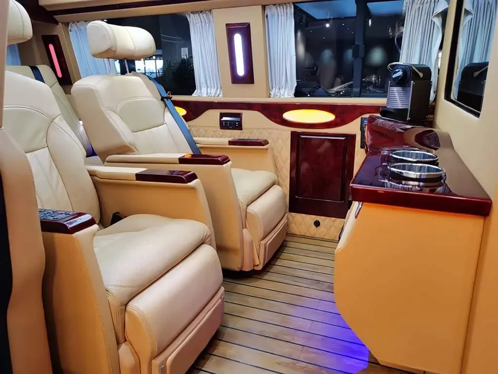 2017 Volkswagen Caravelle 2.0T 204HP L4 7DCT,autocango,china used car exporter,china ev exporter,chinese used car exporter,chinese used ev exporter