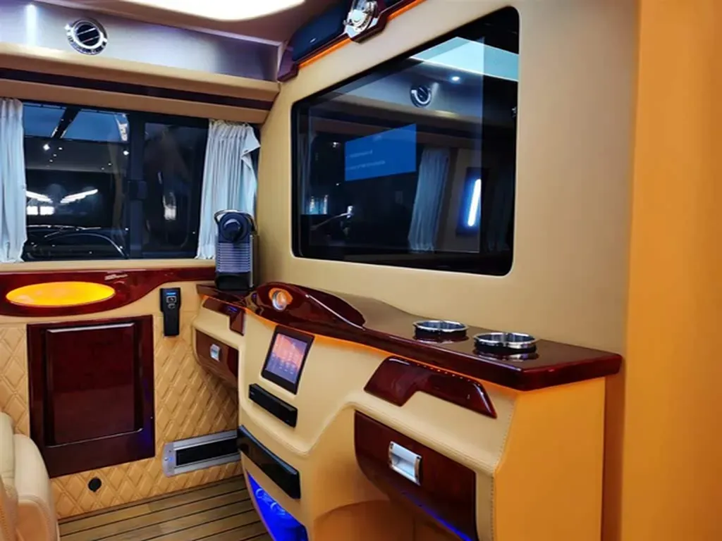 2017 Volkswagen Caravelle 2.0T 204HP L4 7DCT,autocango,china used car exporter,china ev exporter,chinese used car exporter,chinese used ev exporter