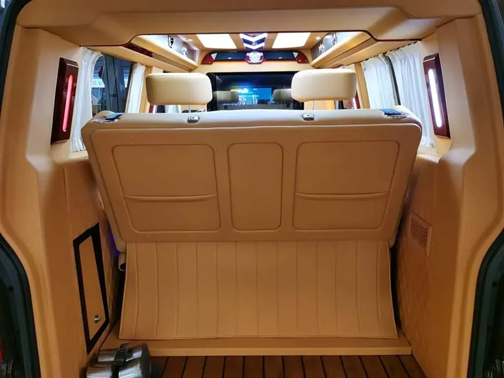 2017 Volkswagen Caravelle 2.0T 204HP L4 7DCT,autocango,china used car exporter,china ev exporter,chinese used car exporter,chinese used ev exporter