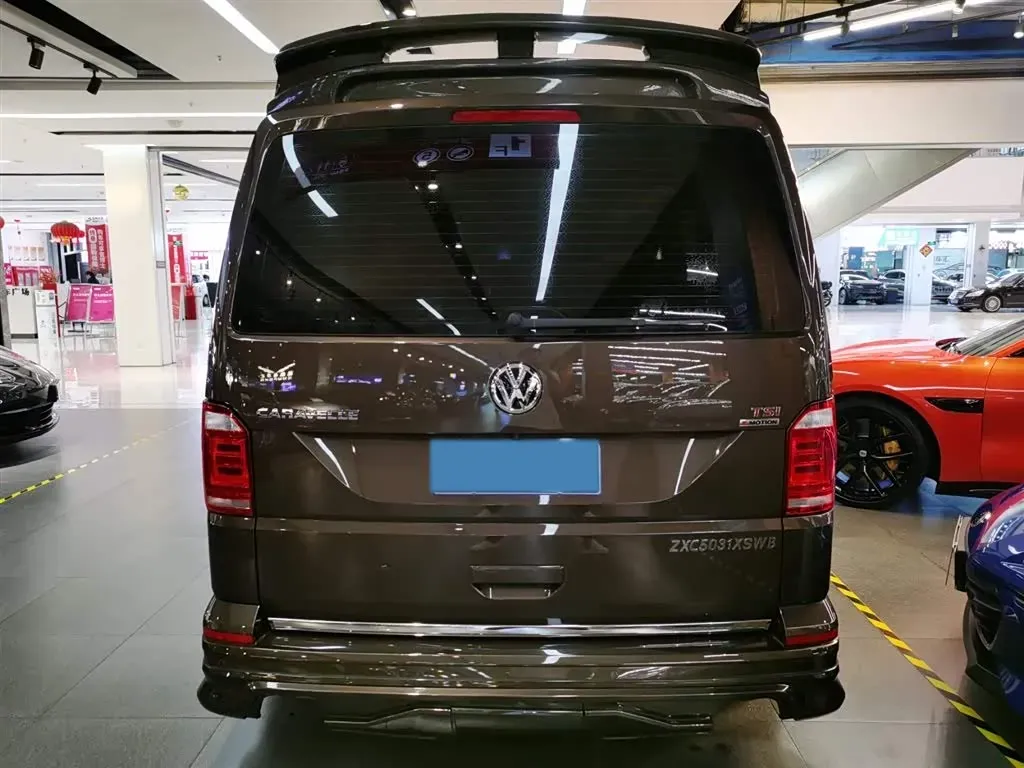 2017 Volkswagen Caravelle 2.0T 204HP L4 7DCT,autocango,china used car exporter,china ev exporter,chinese used car exporter,chinese used ev exporter