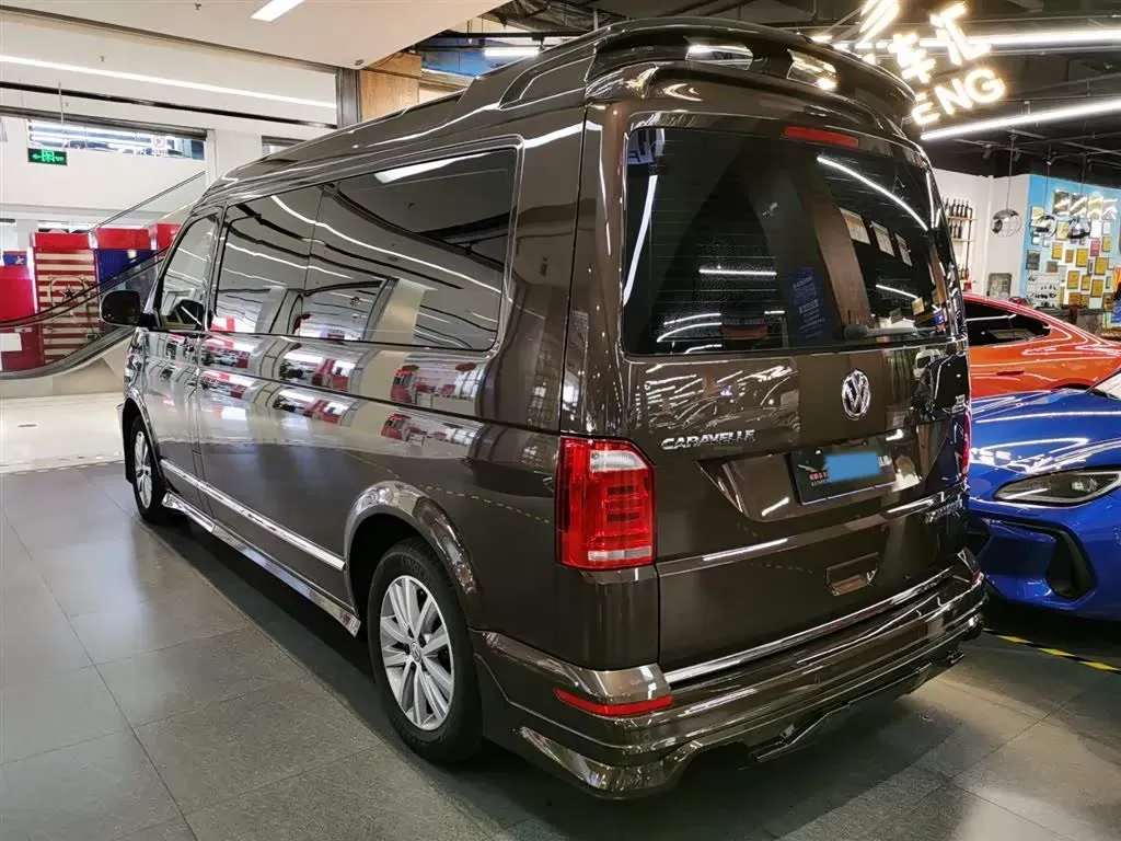 2017 Volkswagen Caravelle 2.0T 204HP L4 7DCT,autocango,china used car exporter,china ev exporter,chinese used car exporter,chinese used ev exporter