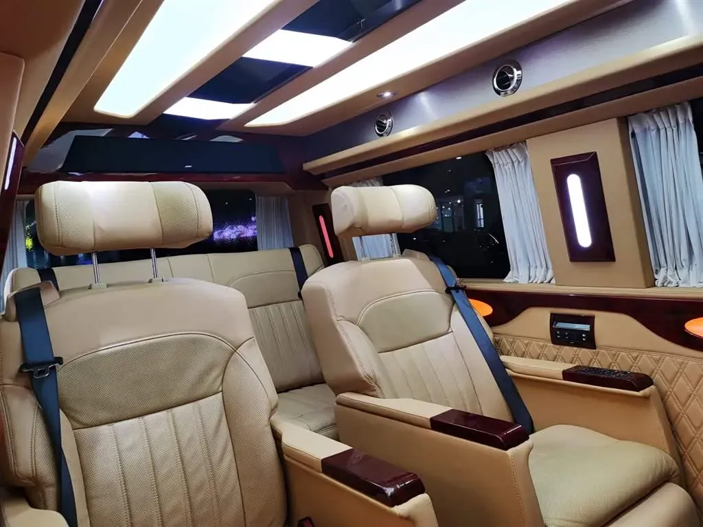 2017 Volkswagen Caravelle 2.0T 204HP L4 7DCT,autocango,china used car exporter,china ev exporter,chinese used car exporter,chinese used ev exporter