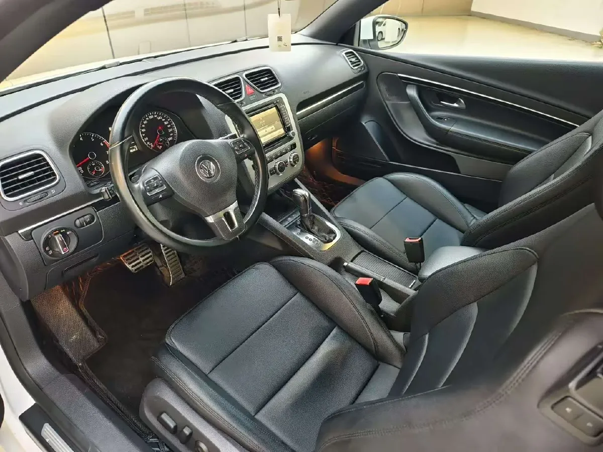 2011 Volkswagen Eos 2.0T 211HP L4 6DCT,autocango,china used car exporter,china ev exporter,chinese used car exporter,chinese used ev exporter