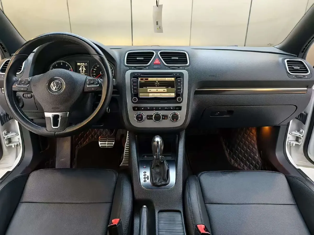 2011 Volkswagen Eos 2.0T 211HP L4 6DCT,autocango,china used car exporter,china ev exporter,chinese used car exporter,chinese used ev exporter