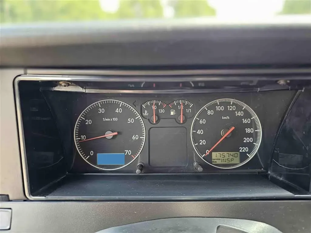 2007 Volkswagen Santana Classic 1.8L 95HP L4 5MT,autocango,china used car exporter,china ev exporter,chinese used car exporter,chinese used ev exporter