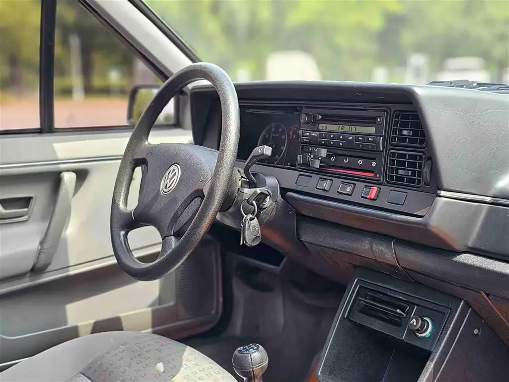 2007 Volkswagen Santana Classic 1.8L 95HP L4 5MT,autocango,china used car exporter,china ev exporter,chinese used car exporter,chinese used ev exporter