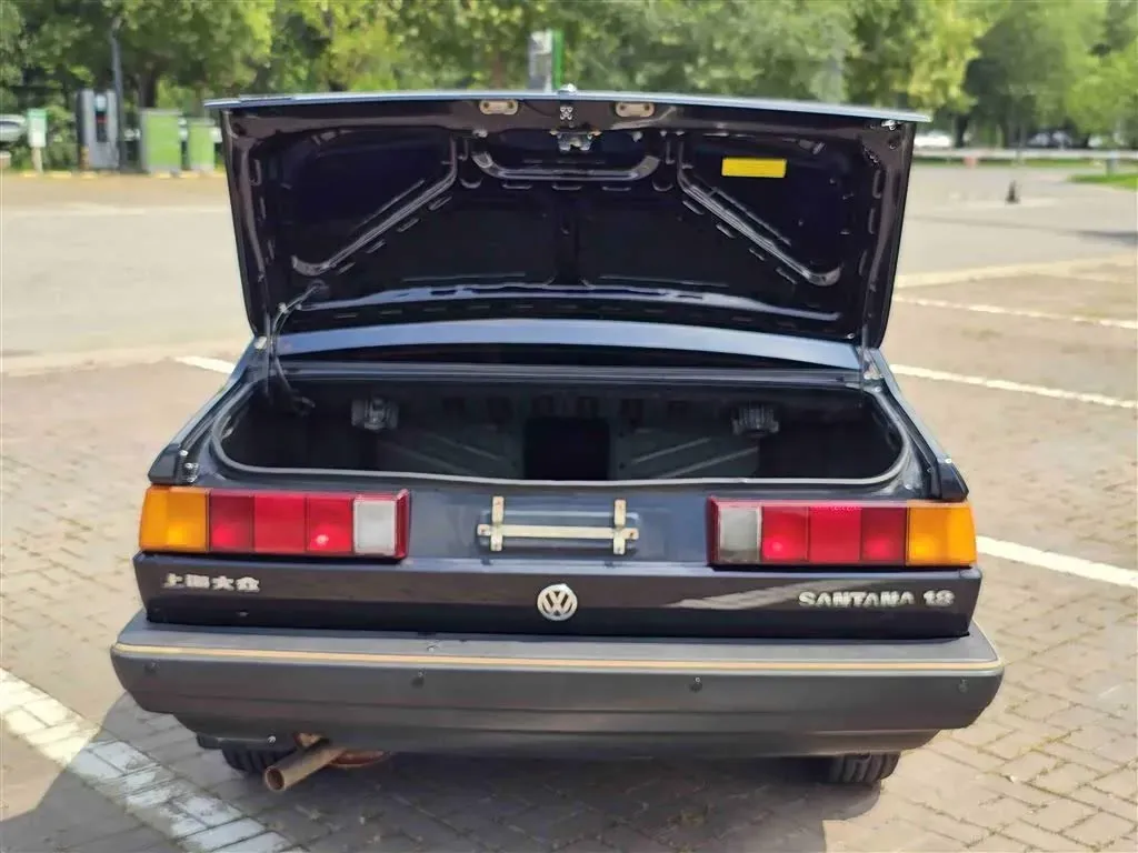 2007 Volkswagen Santana Classic 1.8L 95HP L4 5MT,autocango,china used car exporter,china ev exporter,chinese used car exporter,chinese used ev exporter