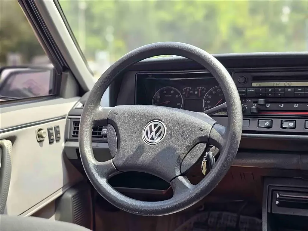 2007 Volkswagen Santana Classic 1.8L 95HP L4 5MT,autocango,china used car exporter,china ev exporter,chinese used car exporter,chinese used ev exporter