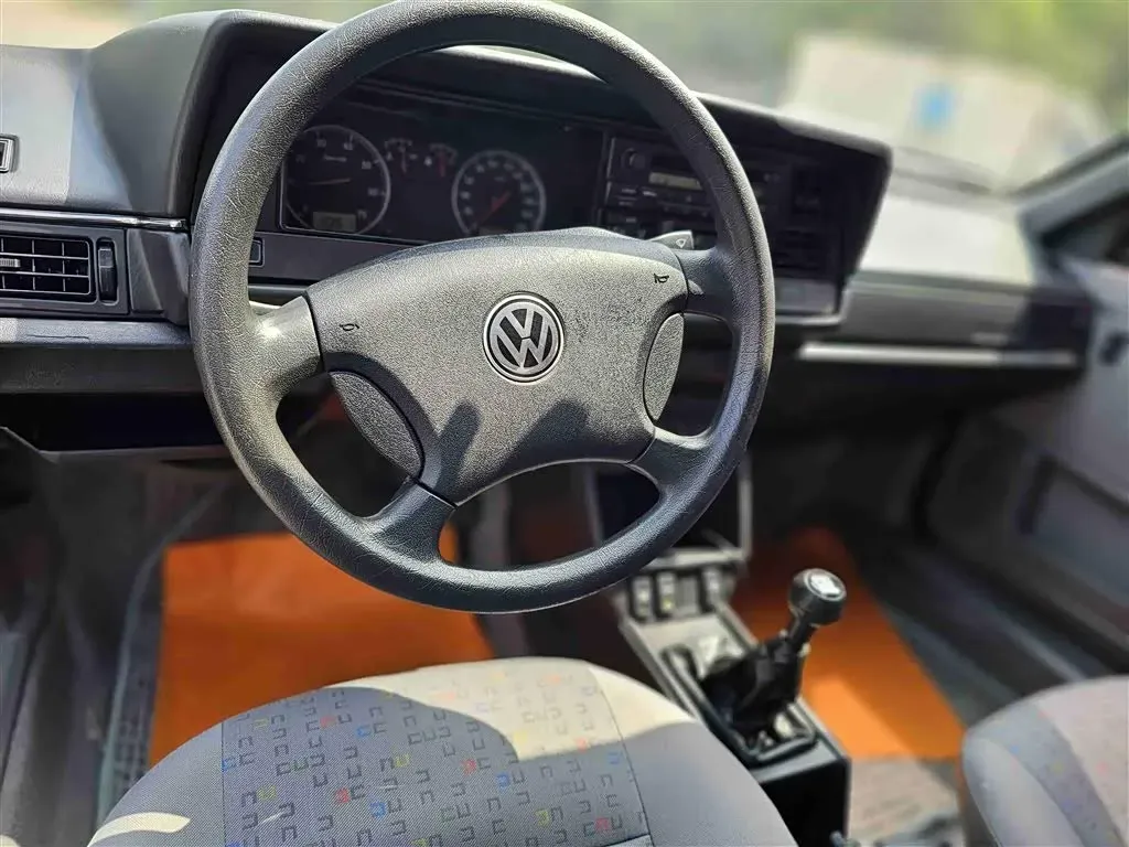 2007 Volkswagen Santana Classic 1.8L 95HP L4 5MT,autocango,china used car exporter,china ev exporter,chinese used car exporter,chinese used ev exporter