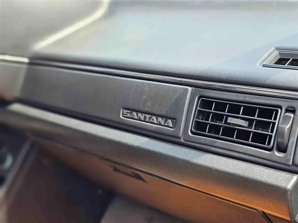 2007 Volkswagen Santana Classic 1.8L 95HP L4 5MT,autocango,china used car exporter,china ev exporter,chinese used car exporter,chinese used ev exporter