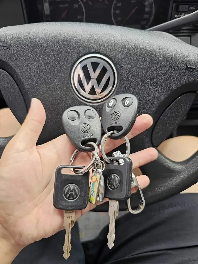 2007 Volkswagen Santana Classic 1.8L 95HP L4 5MT,autocango,china used car exporter,china ev exporter,chinese used car exporter,chinese used ev exporter