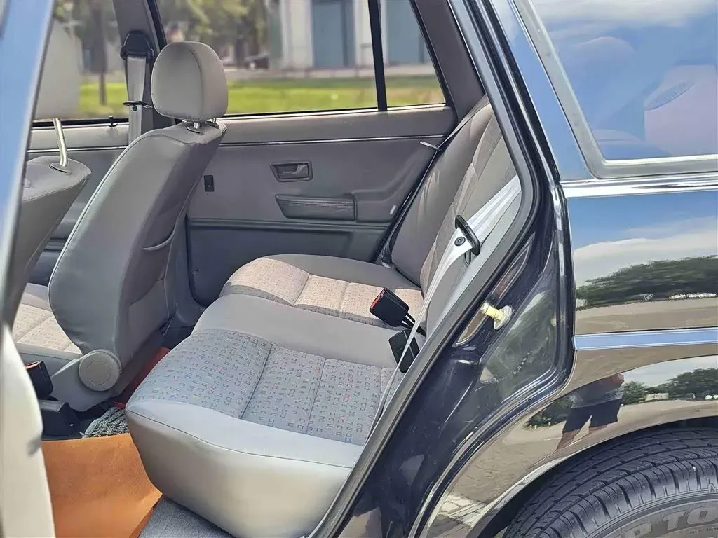 2007 Volkswagen Santana Classic 1.8L 95HP L4 5MT,autocango,china used car exporter,china ev exporter,chinese used car exporter,chinese used ev exporter