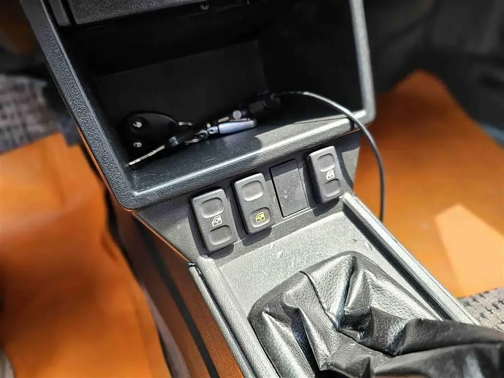 2007 Volkswagen Santana Classic 1.8L 95HP L4 5MT,autocango,china used car exporter,china ev exporter,chinese used car exporter,chinese used ev exporter