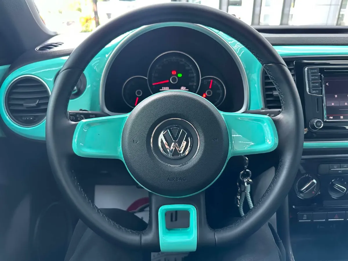 2017 Volkswagen Beetle 1.2T 105HP L4 7DCT,autocango,china used car exporter,china ev exporter,chinese used car exporter,chinese used ev exporter