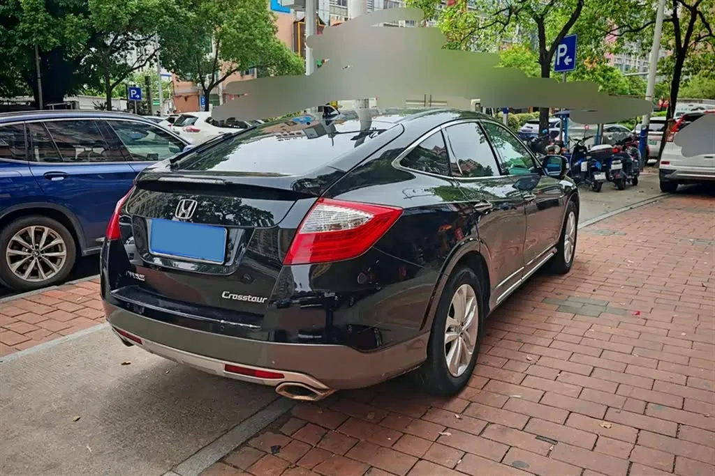 2014 Honda Crosstour 2.4L 197HP L4 5AT,autocango,china used car exporter,china ev exporter,chinese used car exporter,chinese used ev exporter