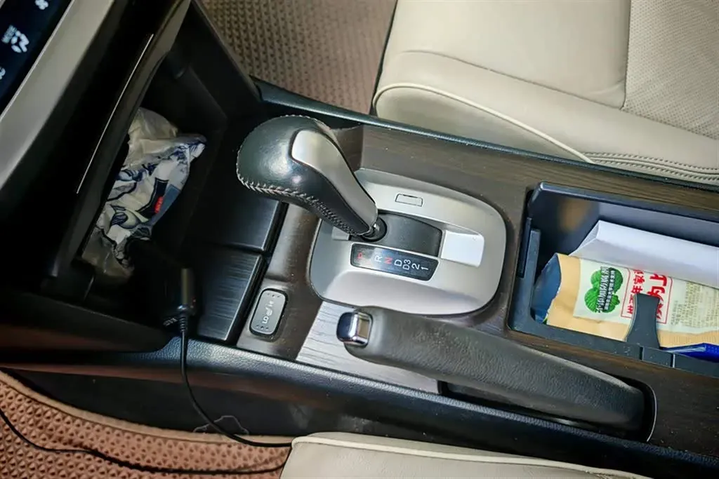 2014 Honda Crosstour 2.4L 197HP L4 5AT,autocango,china used car exporter,china ev exporter,chinese used car exporter,chinese used ev exporter