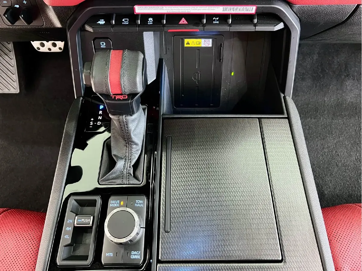 2024 HongQi H6 2.0T 224HP L4 8AT,autocango,china used car exporter,china ev exporter,chinese used car exporter,chinese used ev exporter