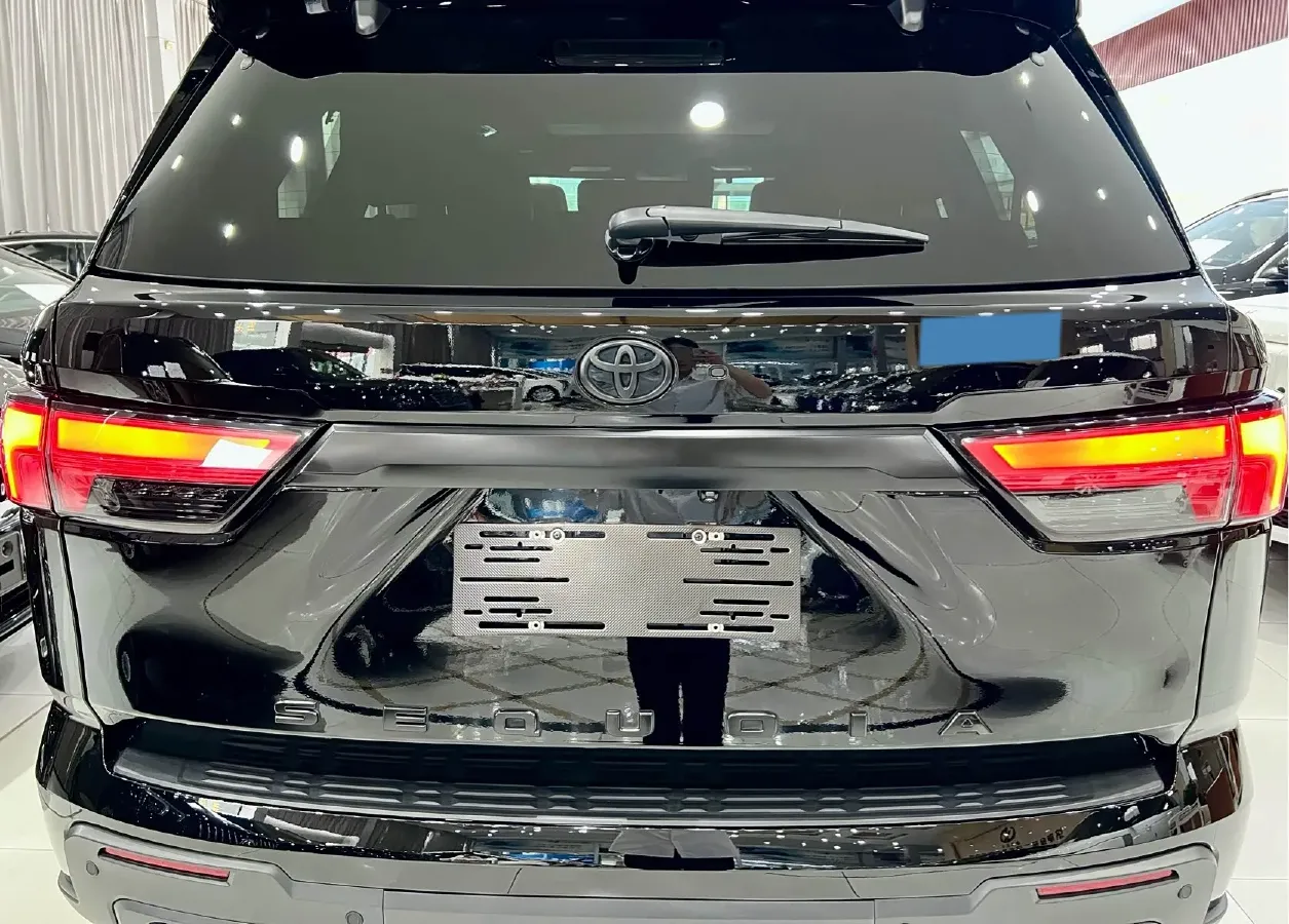 2024 HongQi H6 2.0T 224HP L4 8AT,autocango,china used car exporter,china ev exporter,chinese used car exporter,chinese used ev exporter