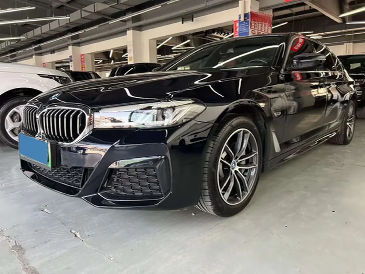 2022 BMW 5 Series 2.0T 184HP L4 8AT PHEV 17.7KWH