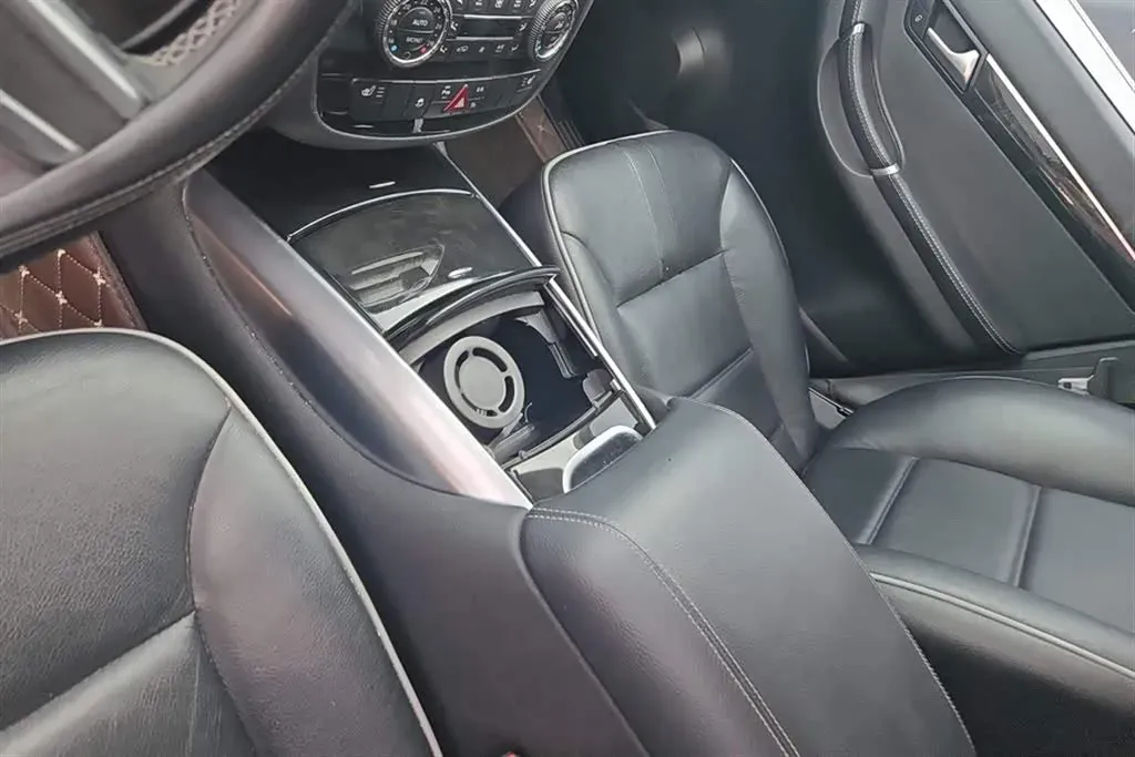 2017 Mercedes-Benz R Class 3.0T 272HP V6 7AT,autocango,china used car exporter,china ev exporter,chinese used car exporter,chinese used ev exporter