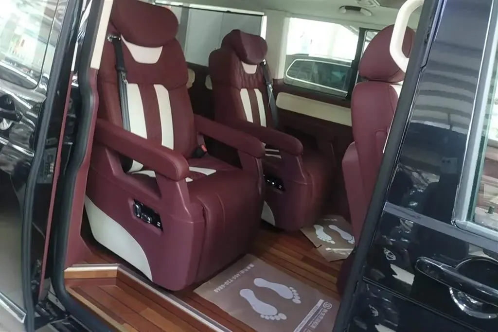 2018 Volkswagen Caravelle 2.0T 204HP L4 7DCT,autocango,china used car exporter,china ev exporter,chinese used car exporter,chinese used ev exporter