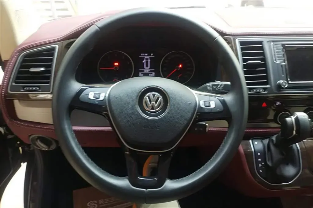 2018 Volkswagen Caravelle 2.0T 204HP L4 7DCT,autocango,china used car exporter,china ev exporter,chinese used car exporter,chinese used ev exporter