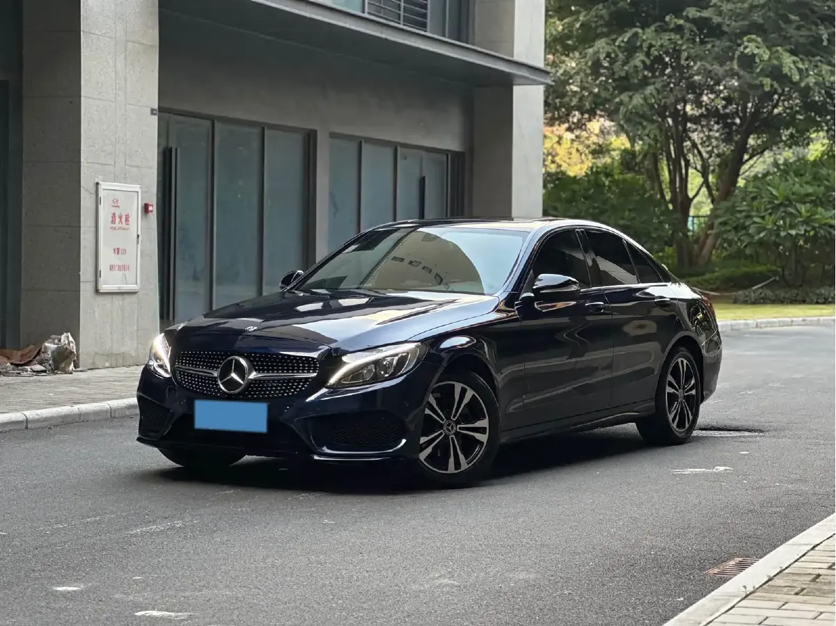 2017 Mercedes-Benz C Class 2.0T 184HP L4 9AT