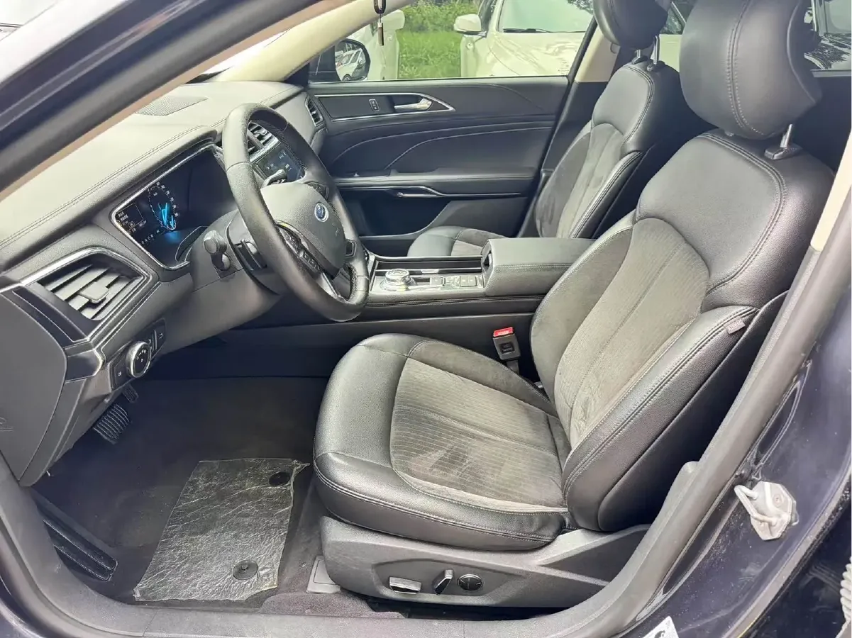 2019 Ford Taurus 2.0T 245HP L4 8AT,autocango,china used car exporter,china ev exporter,chinese used car exporter,chinese used ev exporter