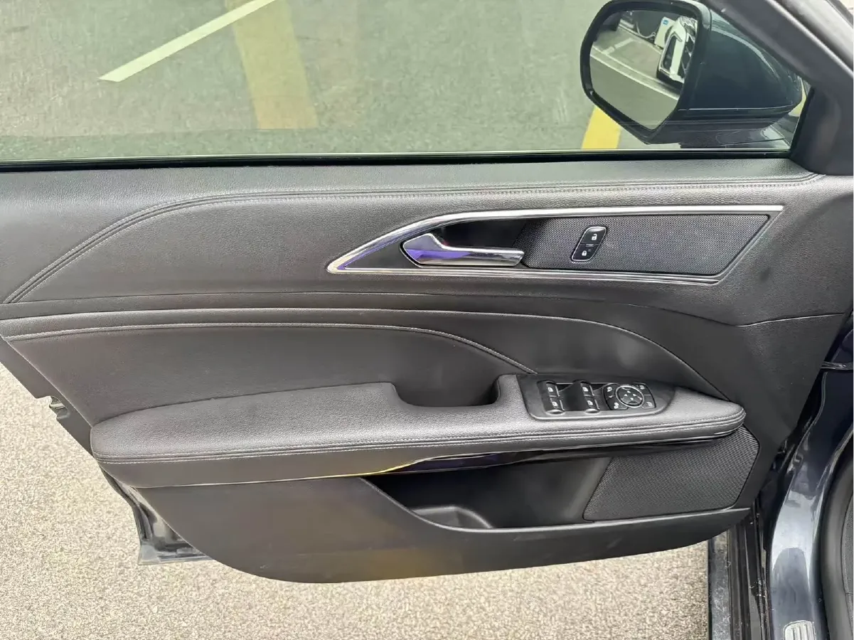 2019 Ford Taurus 2.0T 245HP L4 8AT,autocango,china used car exporter,china ev exporter,chinese used car exporter,chinese used ev exporter