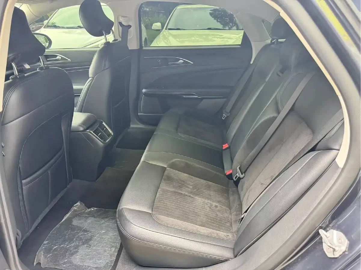 2019 Ford Taurus 2.0T 245HP L4 8AT,autocango,china used car exporter,china ev exporter,chinese used car exporter,chinese used ev exporter