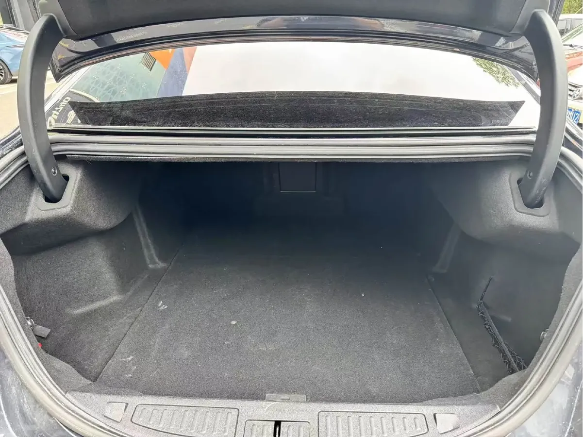 2019 Ford Taurus 2.0T 245HP L4 8AT,autocango,china used car exporter,china ev exporter,chinese used car exporter,chinese used ev exporter