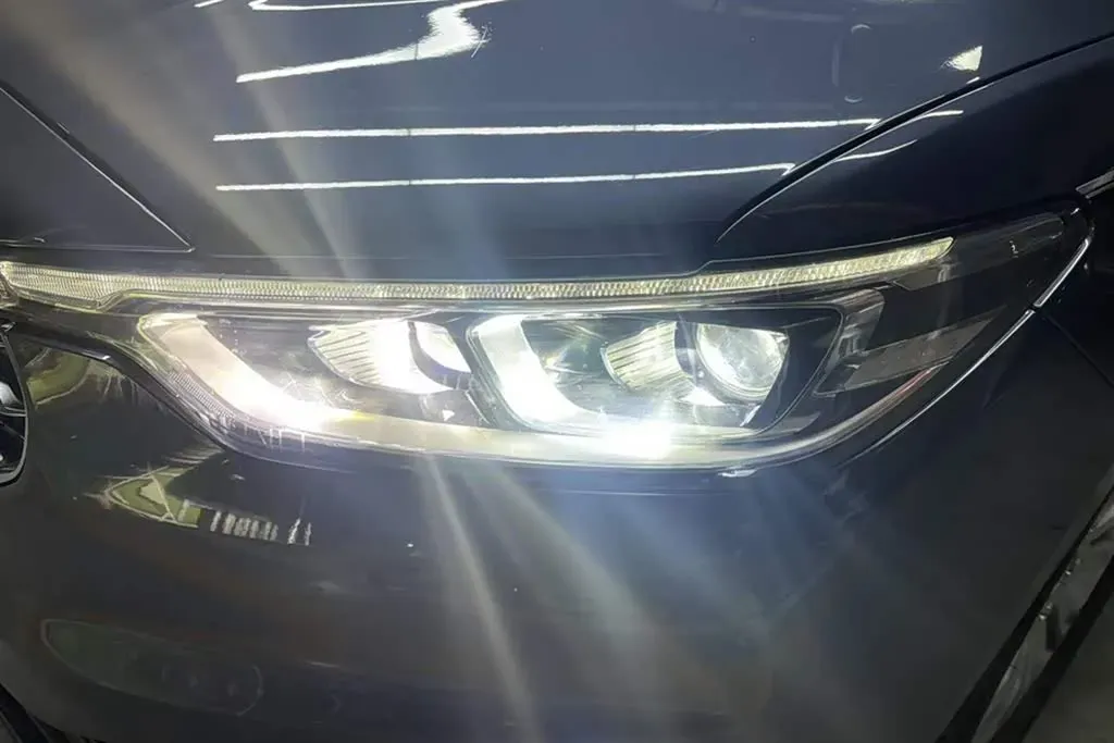 2019 Ford Taurus 2.0T 245HP L4 8AT,autocango,china used car exporter,china ev exporter,chinese used car exporter,chinese used ev exporter