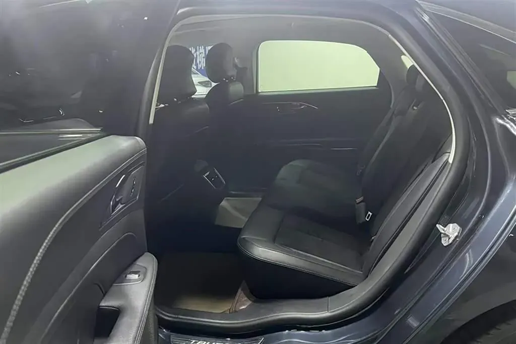 2019 Ford Taurus 2.0T 245HP L4 8AT,autocango,china used car exporter,china ev exporter,chinese used car exporter,chinese used ev exporter