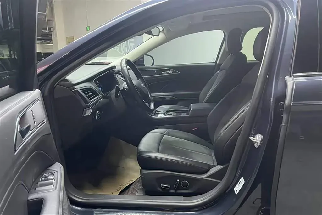 2019 Ford Taurus 2.0T 245HP L4 8AT,autocango,china used car exporter,china ev exporter,chinese used car exporter,chinese used ev exporter