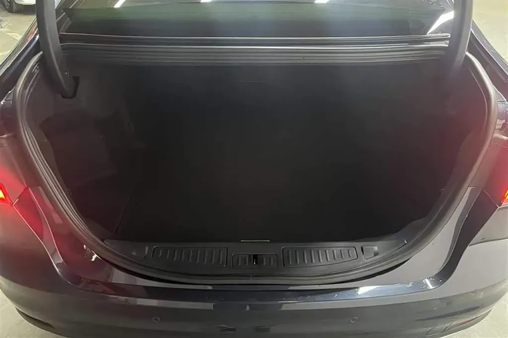 2019 Ford Taurus 2.0T 245HP L4 8AT,autocango,china used car exporter,china ev exporter,chinese used car exporter,chinese used ev exporter