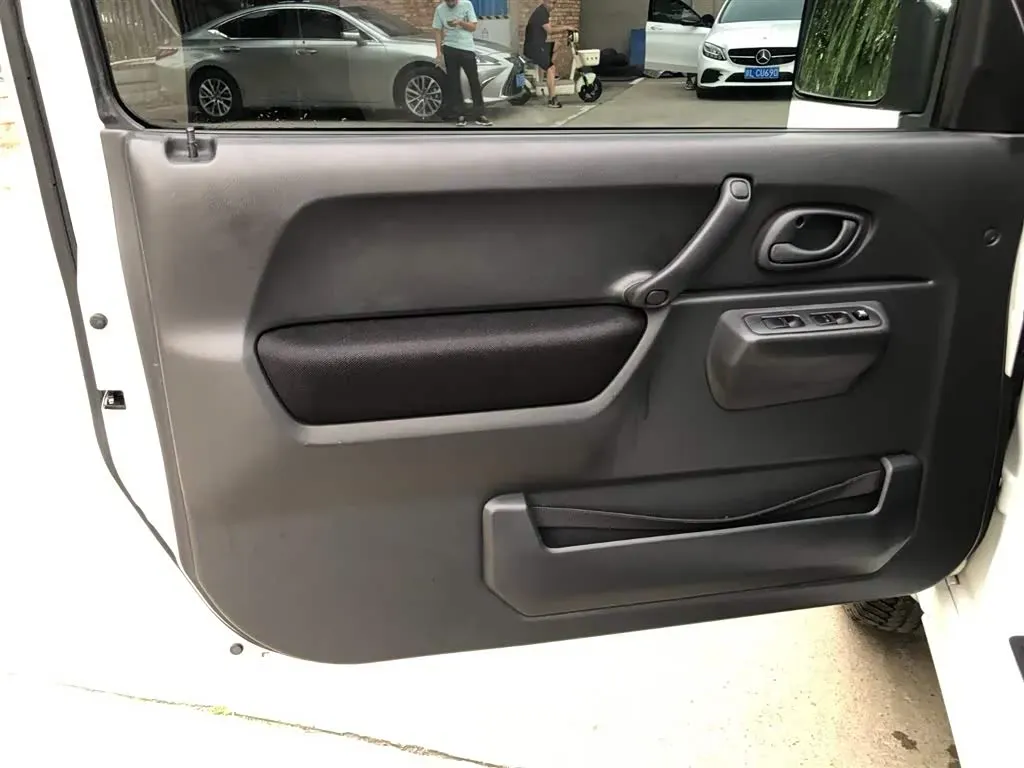 2011 Suzuki Jimny 1.3L 85HP L4 4AT,autocango,china used car exporter,china ev exporter,chinese used car exporter,chinese used ev exporter