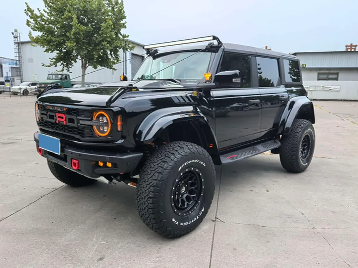 2024 Ford Bronco 2.3T 275HP L4 10AT,autocango,china used car exporter,china ev exporter,chinese used car exporter,chinese used ev exporter