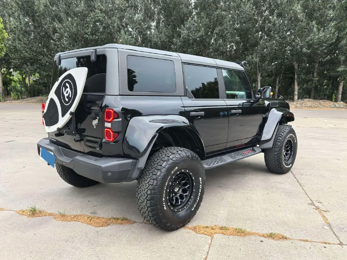 2024 Ford Bronco 2.3T 275HP L4 10AT,autocango,china used car exporter,china ev exporter,chinese used car exporter,chinese used ev exporter