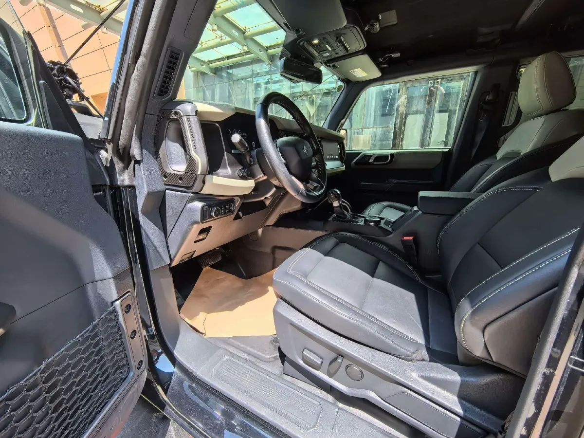 2024 Ford Bronco 2.3T 275HP L4 10AT,autocango,china used car exporter,china ev exporter,chinese used car exporter,chinese used ev exporter