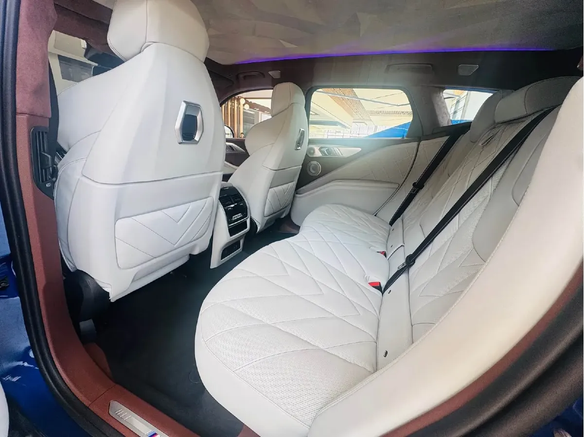 2023 BMW XM 4.4T 490HP V8 8AT PHEV 25.7KWH,autocango,china used car exporter,china ev exporter,chinese used car exporter,chinese used ev exporter