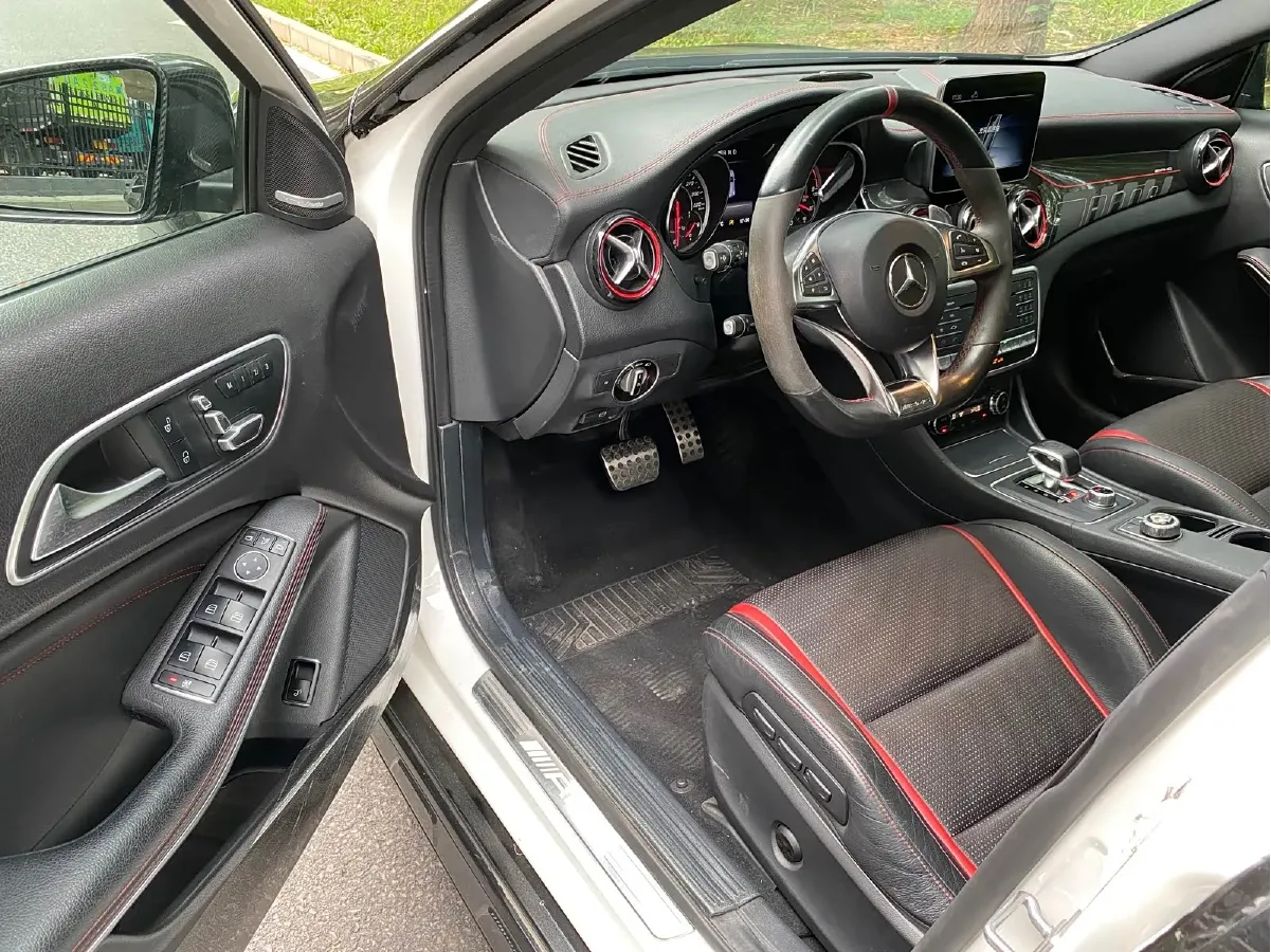 2017 Mercedes-Benz GLA AMG 2.0T 381HP L4 7DCT,autocango,china used car exporter,china ev exporter,chinese used car exporter,chinese used ev exporter