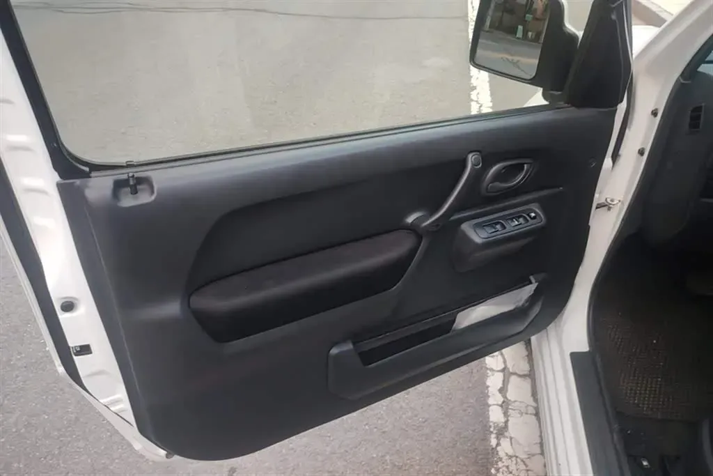 2015 Suzuki Jimny 1.3L 85HP L4 4AT,autocango,china used car exporter,china ev exporter,chinese used car exporter,chinese used ev exporter