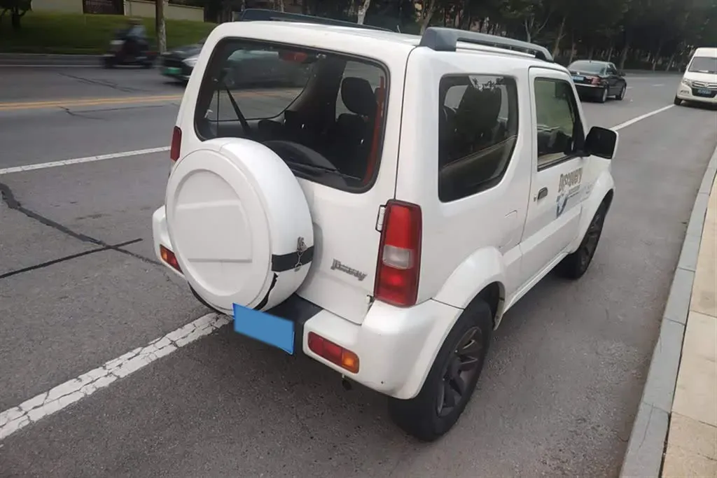 2015 Suzuki Jimny 1.3L 85HP L4 4AT,autocango,china used car exporter,china ev exporter,chinese used car exporter,chinese used ev exporter