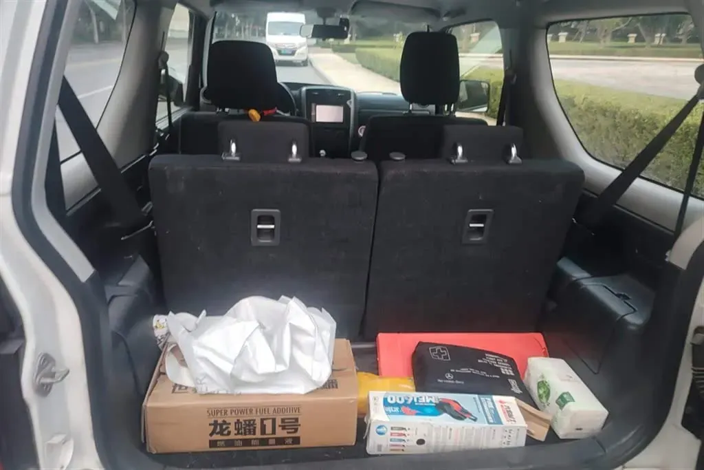 2015 Suzuki Jimny 1.3L 85HP L4 4AT,autocango,china used car exporter,china ev exporter,chinese used car exporter,chinese used ev exporter