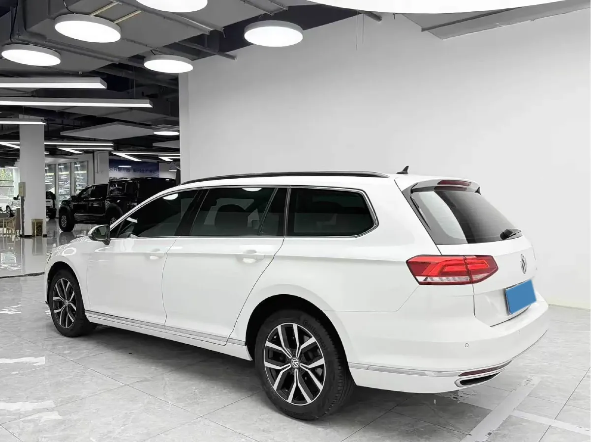 2018 Volkswagen Alltrack 2.0T 220HP L4 6DCT,autocango,china used car exporter,china ev exporter,chinese used car exporter,chinese used ev exporter