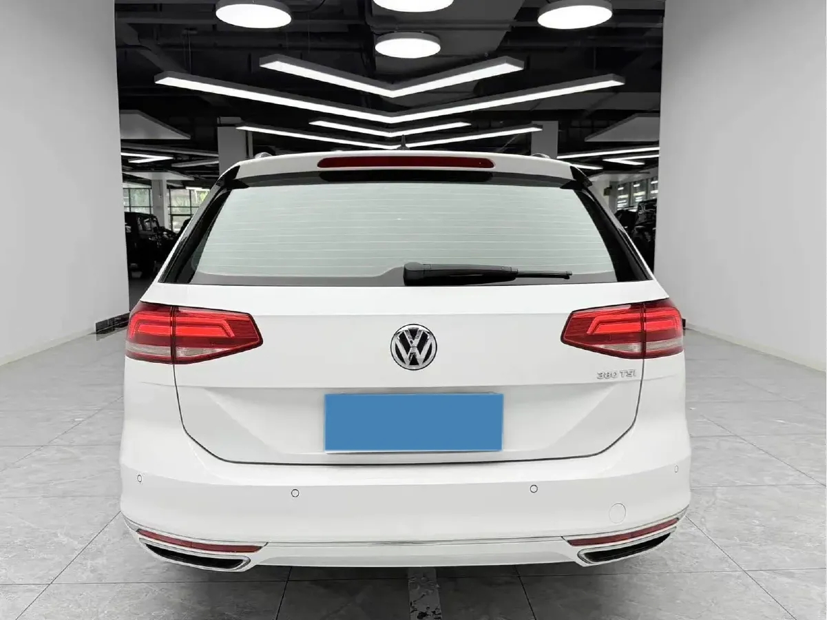 2018 Volkswagen Alltrack 2.0T 220HP L4 6DCT,autocango,china used car exporter,china ev exporter,chinese used car exporter,chinese used ev exporter