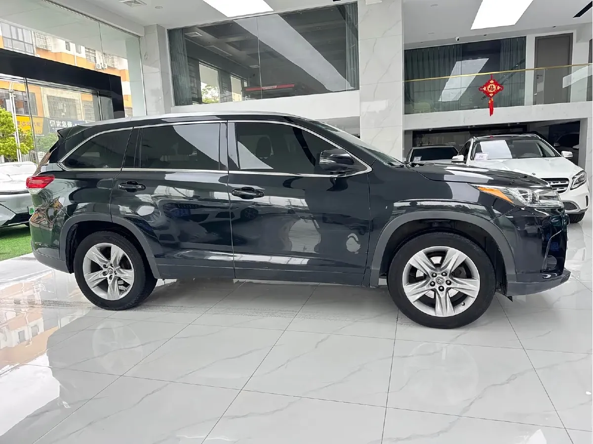 2021 Toyota Highlander 2.0T 220HP L4 6AT,autocango,china used car exporter,china ev exporter,chinese used car exporter,chinese used ev exporter