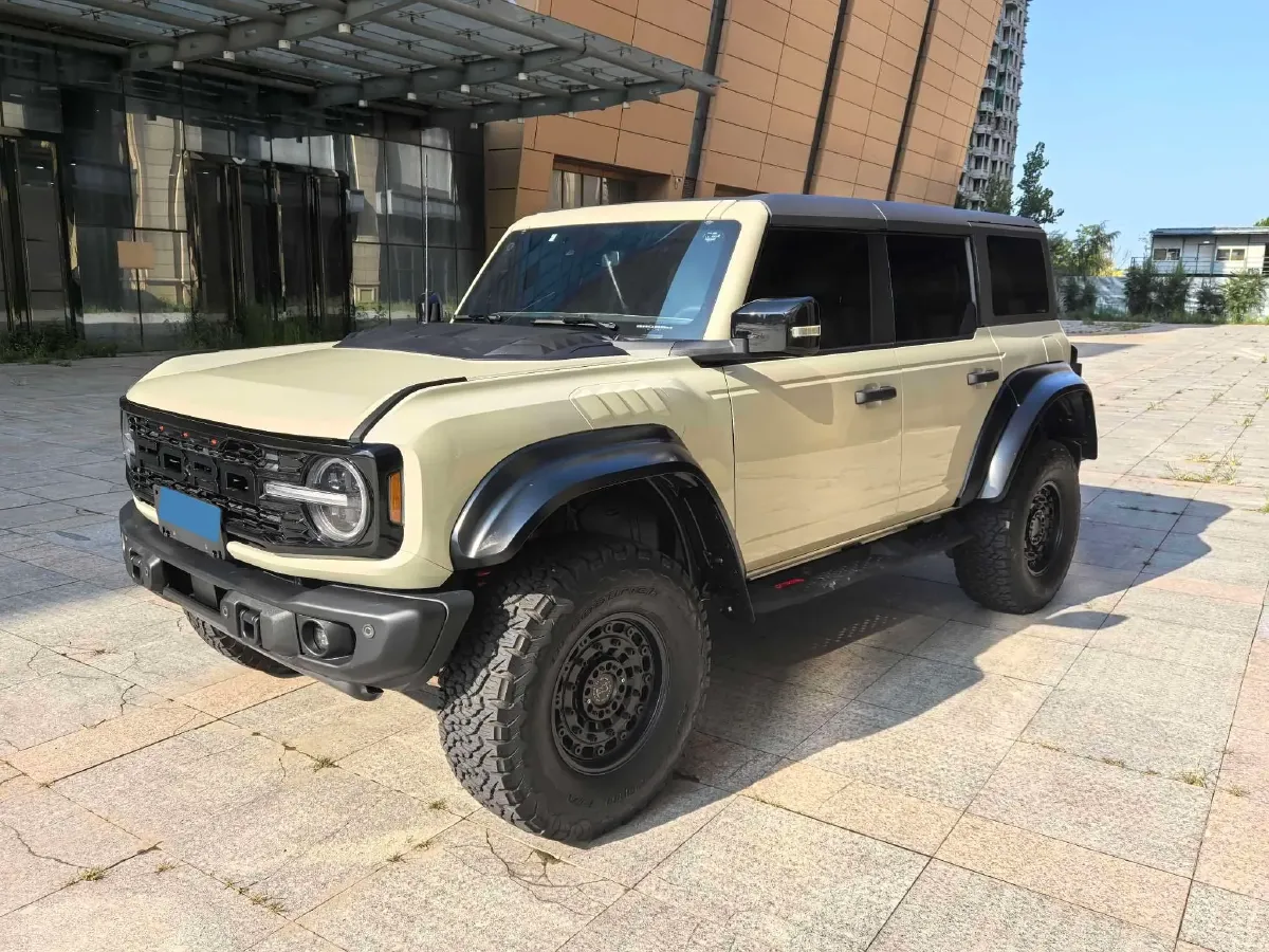 2024 Ford Bronco 2.3T 275HP L4 10AT,autocango,china used car exporter,china ev exporter,chinese used car exporter,chinese used ev exporter