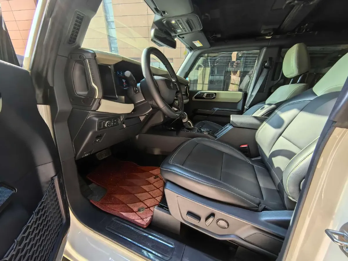 2024 Ford Bronco 2.3T 275HP L4 10AT,autocango,china used car exporter,china ev exporter,chinese used car exporter,chinese used ev exporter