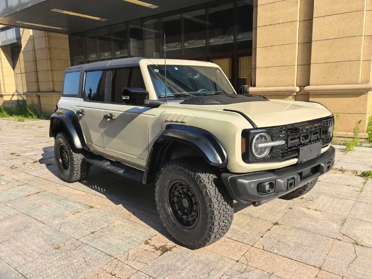 2024 Ford Bronco 2.3T 275HP L4 10AT,autocango,china used car exporter,china ev exporter,chinese used car exporter,chinese used ev exporter